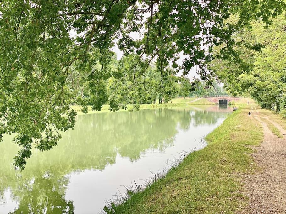 Voyage Au Canal - Parking Clim Netflix Amazon Montauban Extérieur photo
